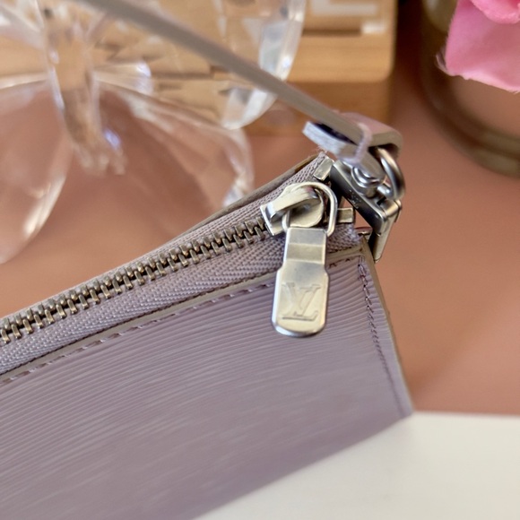 Louis Vuitton Lilac Epi Pochette - Picture 6 of 12